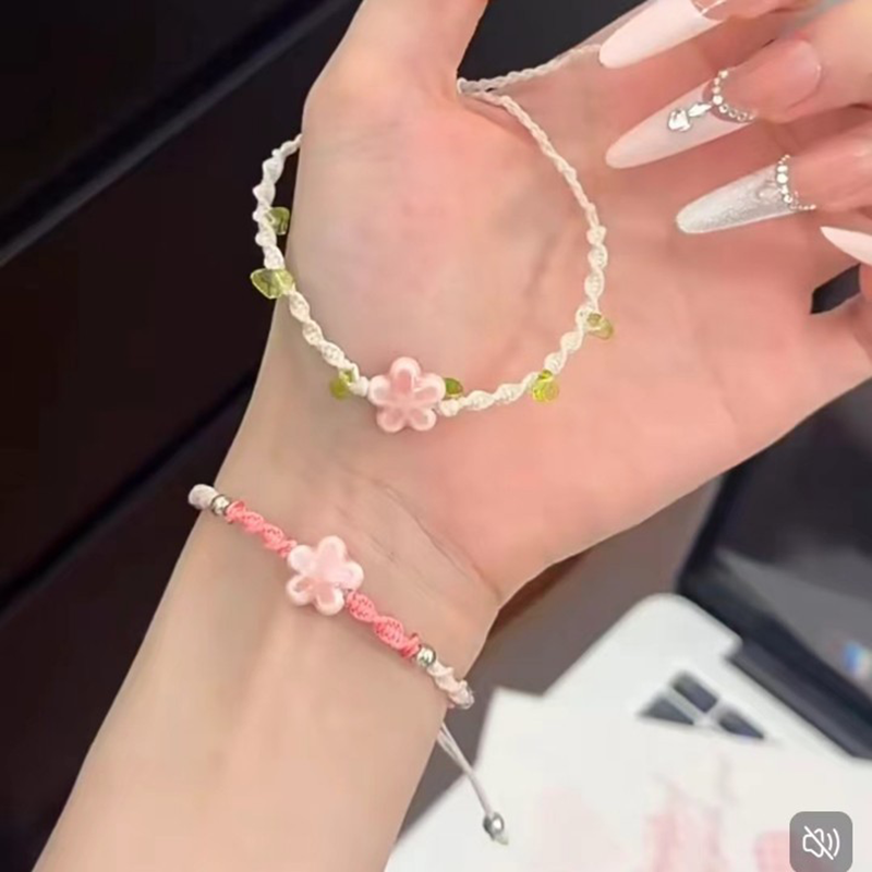 Ceramic Link Bracelet - 手作り織りセラミックビーズ幸運の花ブレスレット女性のためのミニマリスト調節可能なブレスレット魅力的なパーティージュエリーギフト
